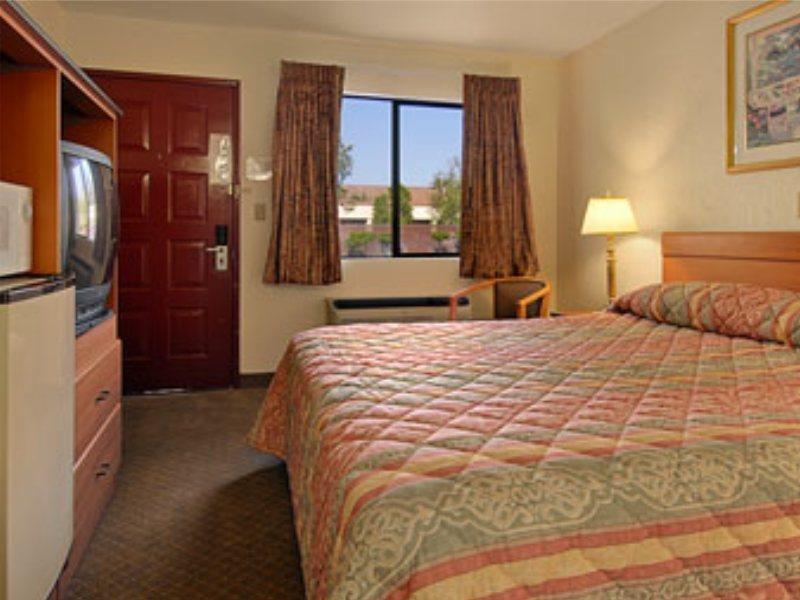 Travelodge Sacramento/Rancho Cordova Zimmer foto